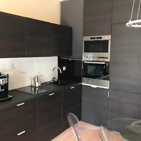 - LAZARE- Maison de maître , appartements de standing, proche du centre avec parking privatif gratuit Béziers Extérieur photo