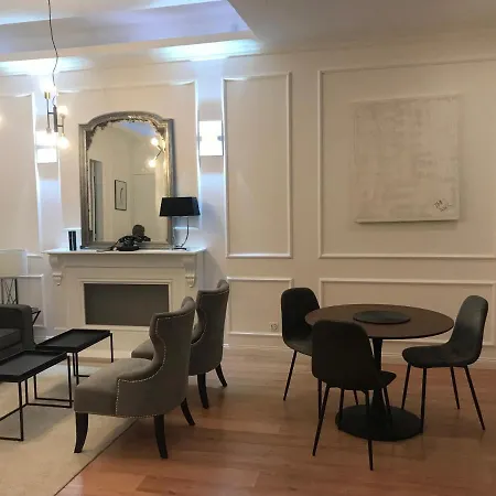 - LAZARE- Maison de maître , appartements de standing, proche du centre avec parking privatif gratuit Béziers Extérieur photo