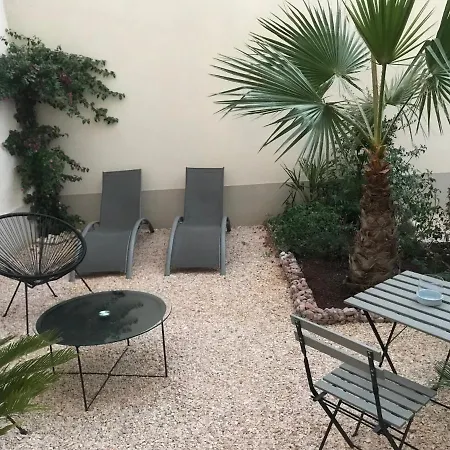 - LAZARE- Maison de maître , appartements de standing, proche du centre avec parking privatif gratuit Béziers Extérieur photo