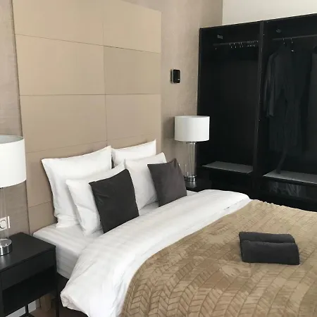 - LAZARE- Maison de maître , appartements de standing, proche du centre avec parking privatif gratuit Béziers Extérieur photo
