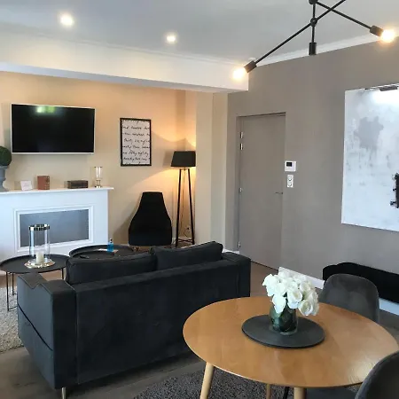 - LAZARE- Maison de maître , appartements de standing, proche du centre avec parking privatif gratuit Béziers Extérieur photo