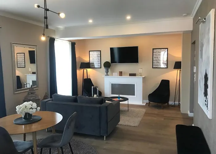 Lazare Maison De Maitre , Appartements De Standing Avec Parking Privatif A Seulement 7 Minutes A Pied Du Centre Historique De Beziers
