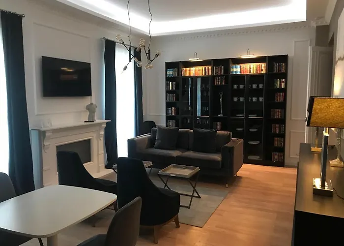 Lazare Maison De Maitre , Appartements De Standing Avec Parking Privatif A Seulement 7 Minutes A Pied Du Centre Historique De Beziers