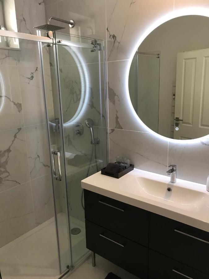Apartment Lazare Maison De Maitre: Upscale With Private Parking Near Historic